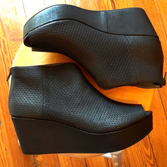Chocolat Blu Shoes - Chocolat Blu "Walee" Peep Toe Platform Bootie